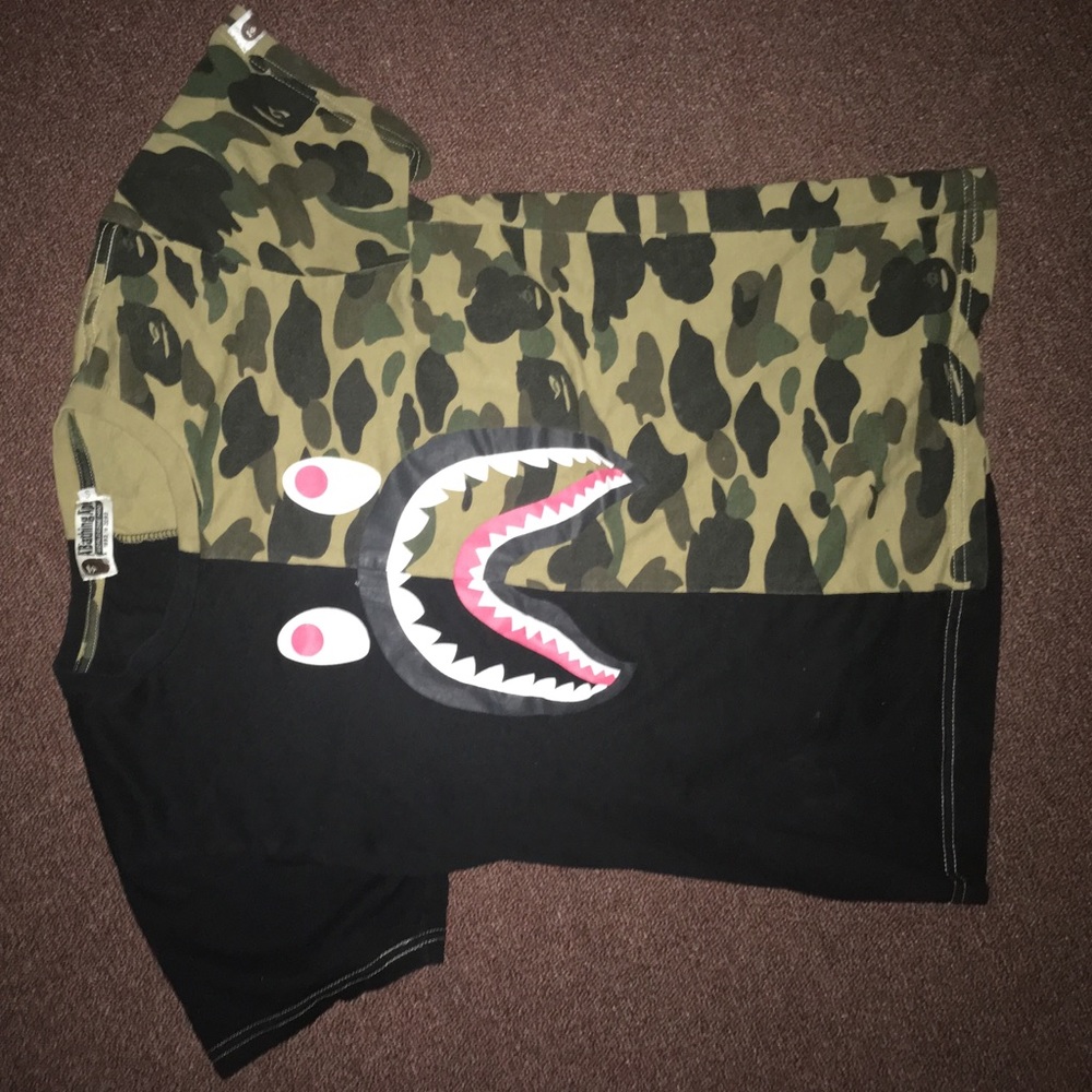 Men’s Small camo Bape shark T